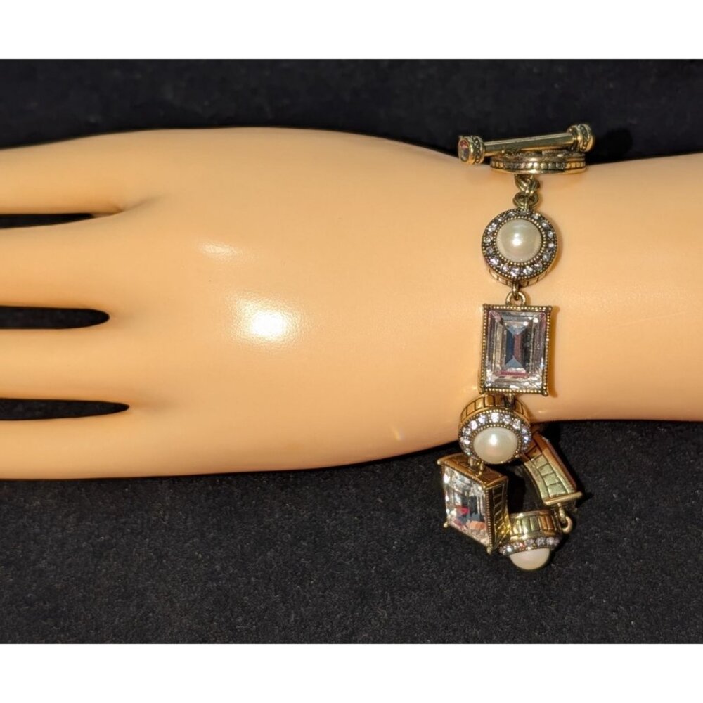 Heidi Daus Crystal/Faux Pearl Statement Bracelet 8.75" Toggle Closure - Picture 6 of 11